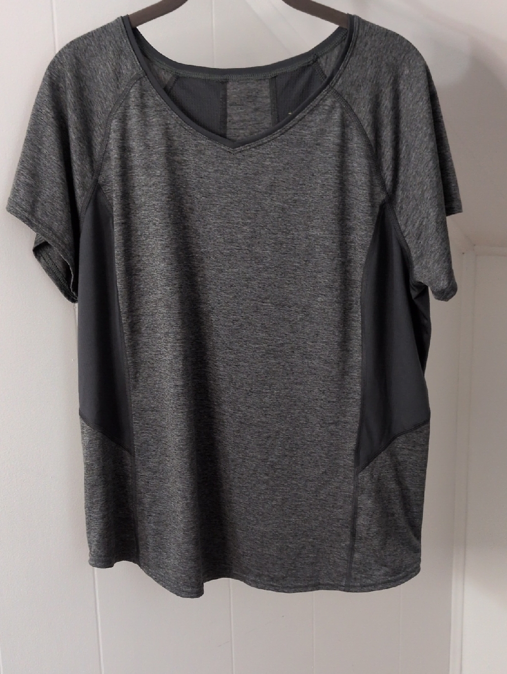 Women's Dark Gray Short Sleeve Athletic Tee